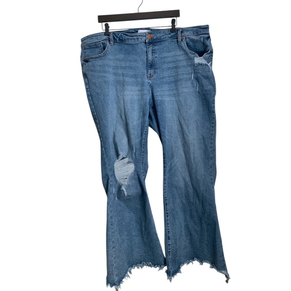 Lane Bryant Denim Jeans Sz 26 Light Denim Wash Distressed Mid-Rise Flare - Picture 1 of 7